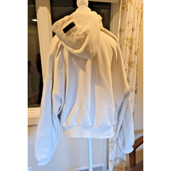 Fear of God Essentials Pullover Hoodie Silver Cloud Men’s L Streetwear FOG - Picture 2 of 6